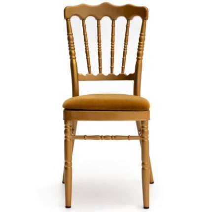 Goldener französischer Stuhl mit goldenem Sitzpolster